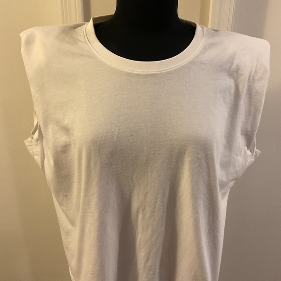 💜 Future Collective Kahlana Barfield Brown Sleeveless Cut-Out Back Knit T-Shirt - Picture 4 of 10